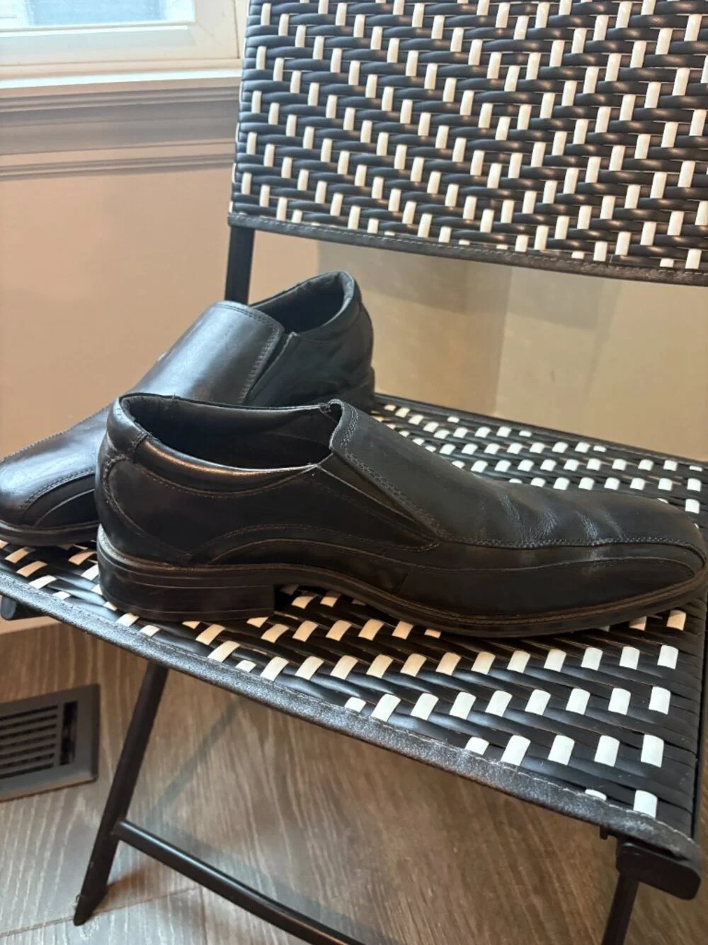Dockers Men's Black Leather Slip-On Dress Loafers Size 13M Business Casual Shoes